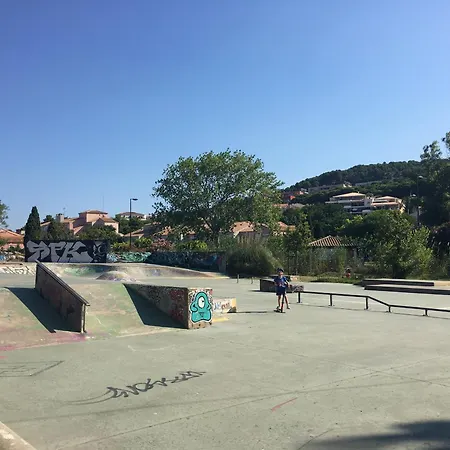 Superbe 2 Pieces Mezzanine, Pres Plage, Parking Inclus, Animaux Admis - Fr-1-338-528 Sète